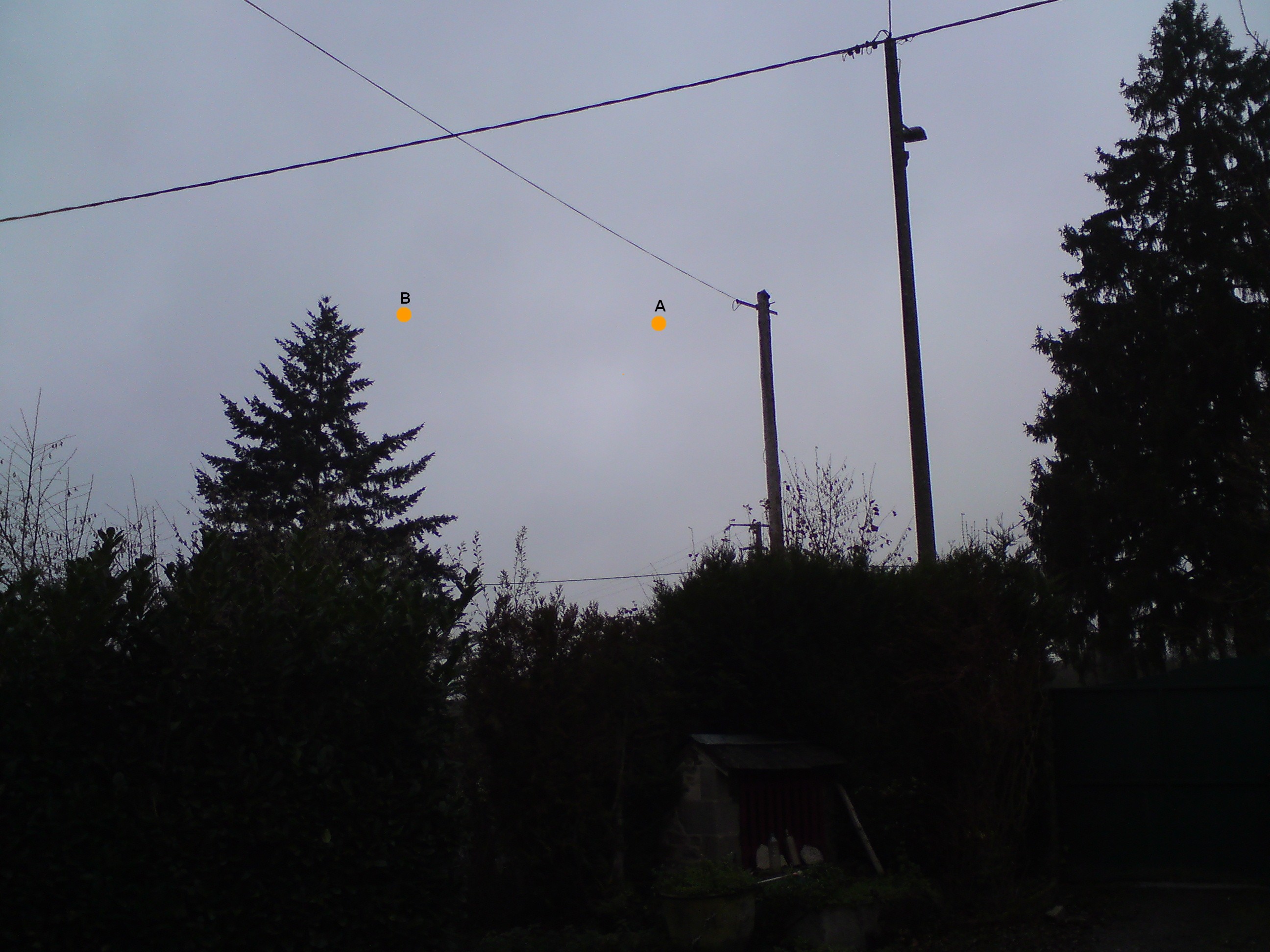 2015: le 03/12 à 20h20 - Boules lumineuses oranges -  Ovnis à Montchevrier - Indre (dép.36) 430895DSC00076