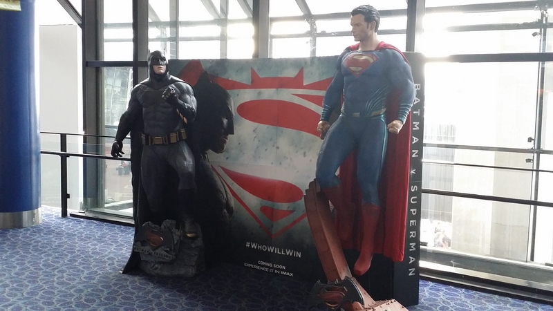 DC : Batman v Superman - L'Aube de la Justice - Page 27 43177620160323172200