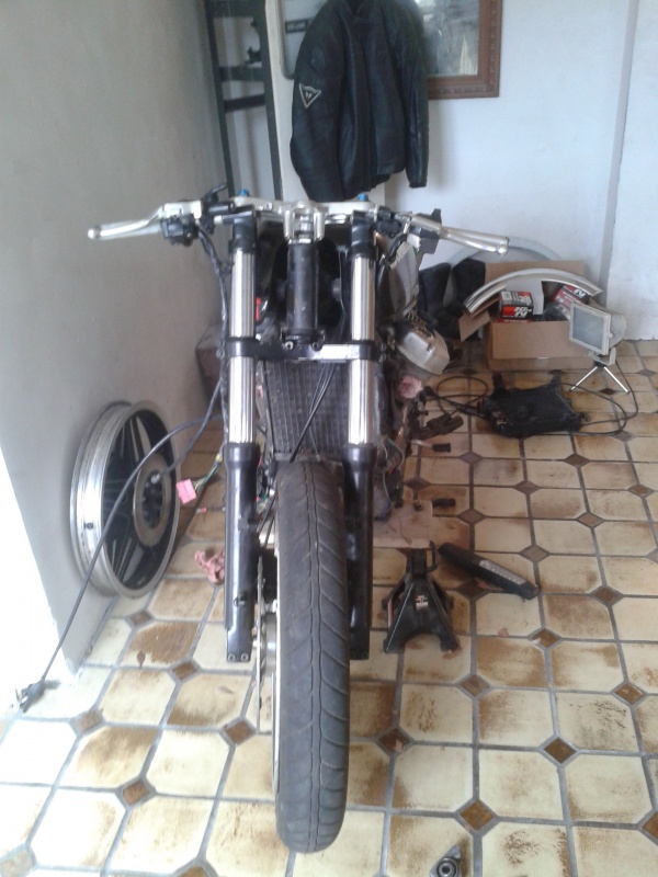 Esske j'arriverai à faire d'un CX500 un chouette cafra ?? 43396720140215115909