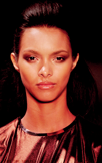 Lais Ribeiro 44516575L4