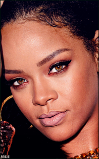 Ma petite galerie des horreurs - Page 13 451280Rihanna3