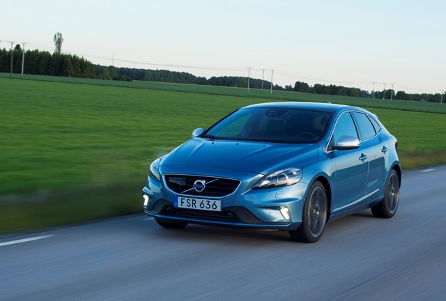 Volvo Car Group Annonce Ses Résultats Commerciaux De Juin  456275VolvoV40RDesignmodelyear2016