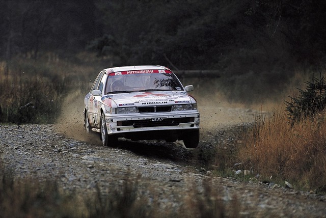 1917-2017 : 100 ans d'automobiles Mitsubishi - Système S-AWC : la caution du WRC 463420galantvr41989racairikkala