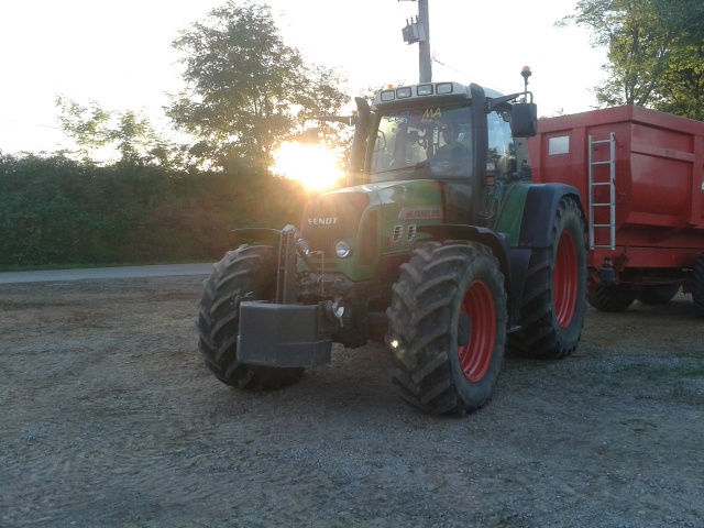 Photos de vos tracteurs - Page 8 469406034