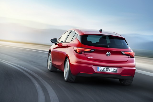 Plaisir sans nuage : le très sobre 1,4 litre Turbo de la nouvelle Astra 471081OpelAstra295893