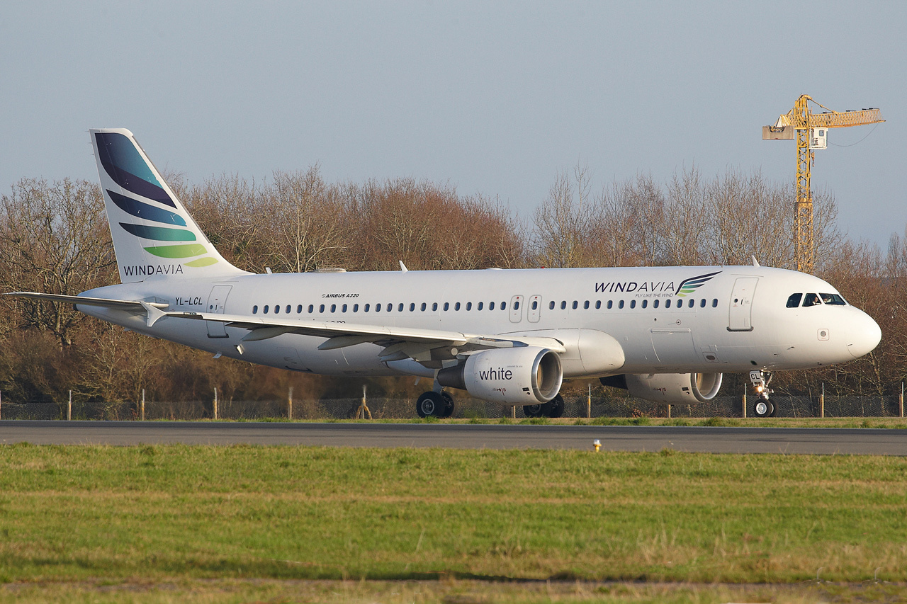 [05/01/2014] Airbus A320 (YL-LCL) Windavia 473941GRX9942