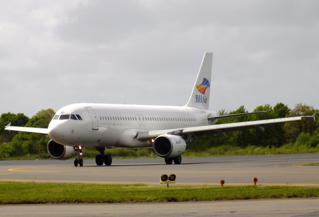 [26/04/2014] A320 (LZ-BHF) BHAir 474458Avriln9010