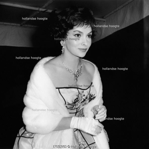 Gina Lollobrigida - Page 8 47782517550950