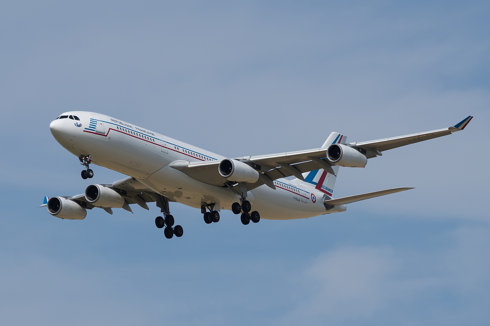 LFPG Paris-Roissy Charles de Gaulle  483202DSC00270