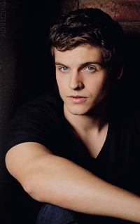 Daniel Sharman - 200*320 483767DanielSharman20161