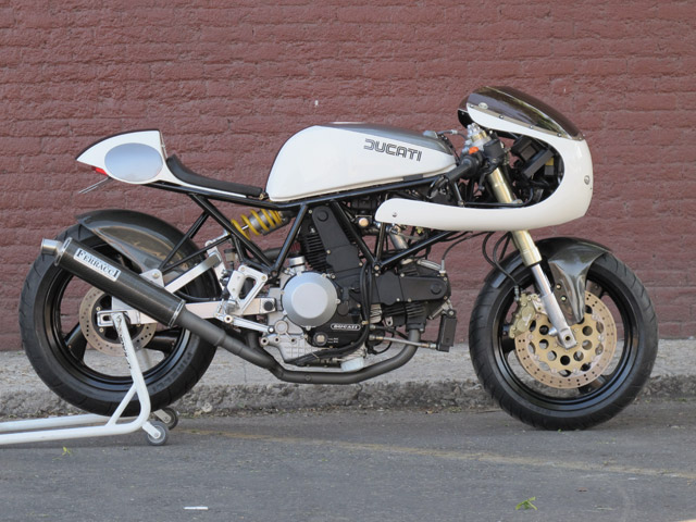 Ducati 900ss et petite pipe  4907070036ducatissmainlarge