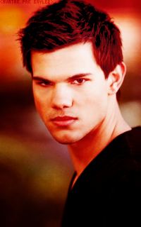 Taylor Lautner 495776T15