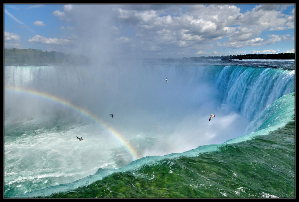 Les chutes du Niagara 497844can010154aout2016