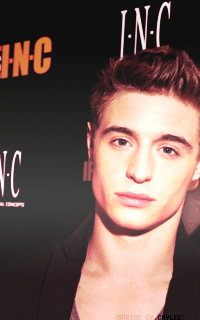 Max Irons  50537445M4