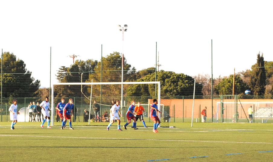 FEMININES DE L'OM : L'AVENIR LEUR APPARTIENT !!! UNE EQUIPE SE CONSTRUIT  2013  - Page 7 515864Photo124