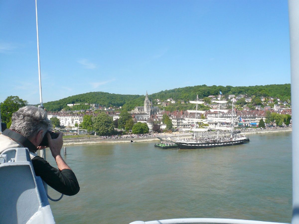 LE VOYAGE DE LA JEANNE SUR LA SEINE 5182374392