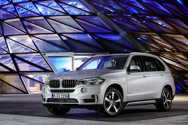 La BMW X5 xDrive40e 527990BMWX5xDrive40e