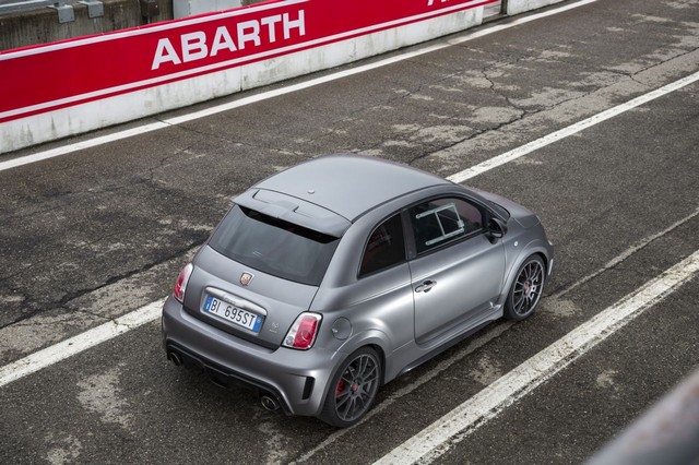 Abarth au Salon International de Genève 2015 528847695BipostoVarano15