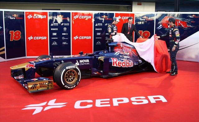 F1 2013 : Toro Rosso présente sa STR8 5349892013ToroRossoSTR821