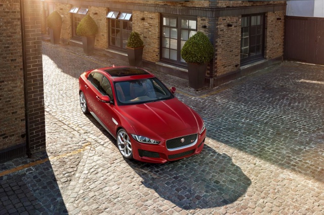 Première mondiale de la Jaguar XE à Earl's Court à Londres 542074JAGUARXE8