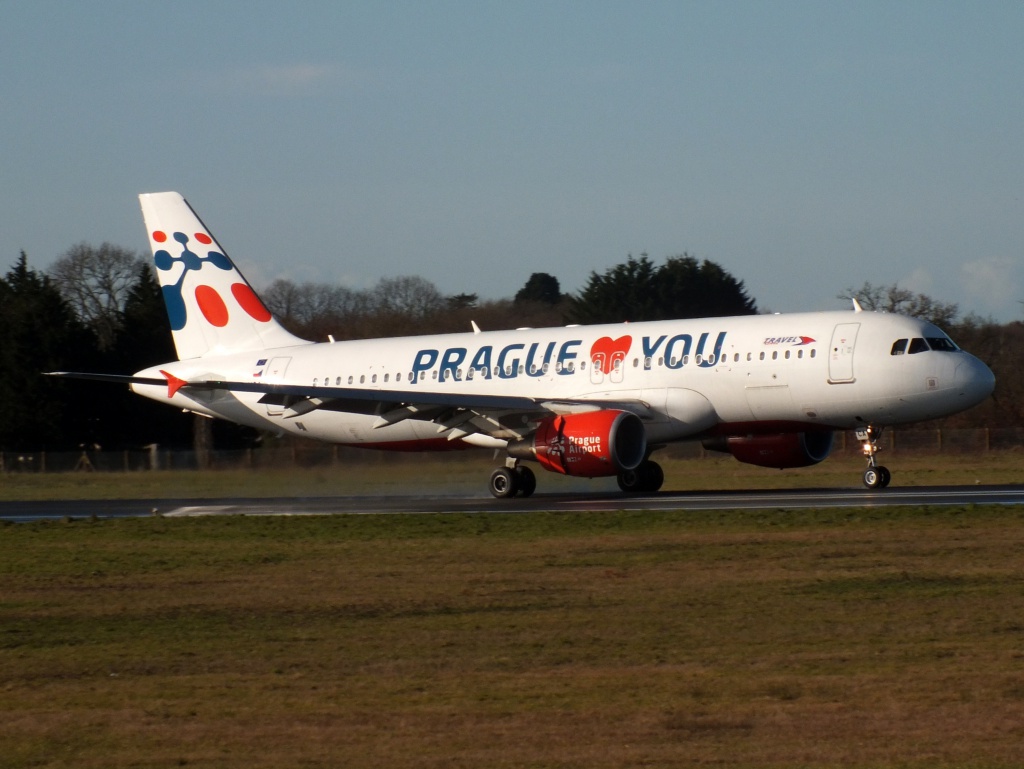 [22/12/2013] A320 (OM-HCA) Travel Services Slovakia "Prague loves You" c/s 542539Decembren11180