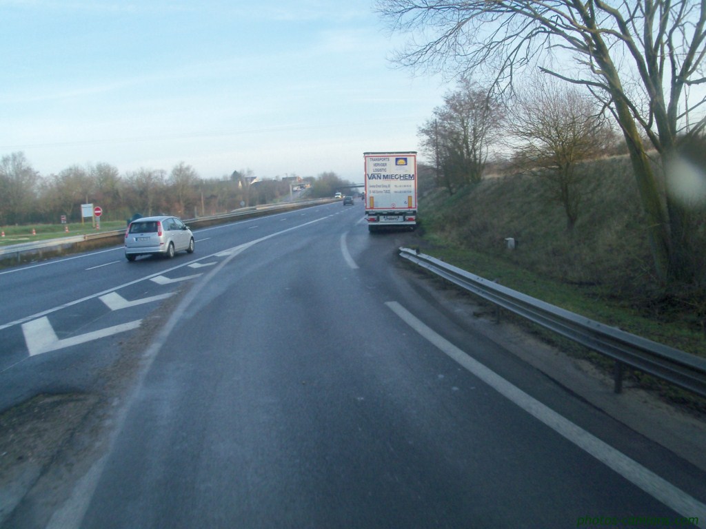 Les parkings d'autoroutes - Page 3 550428photoscamionsdivers19Copier