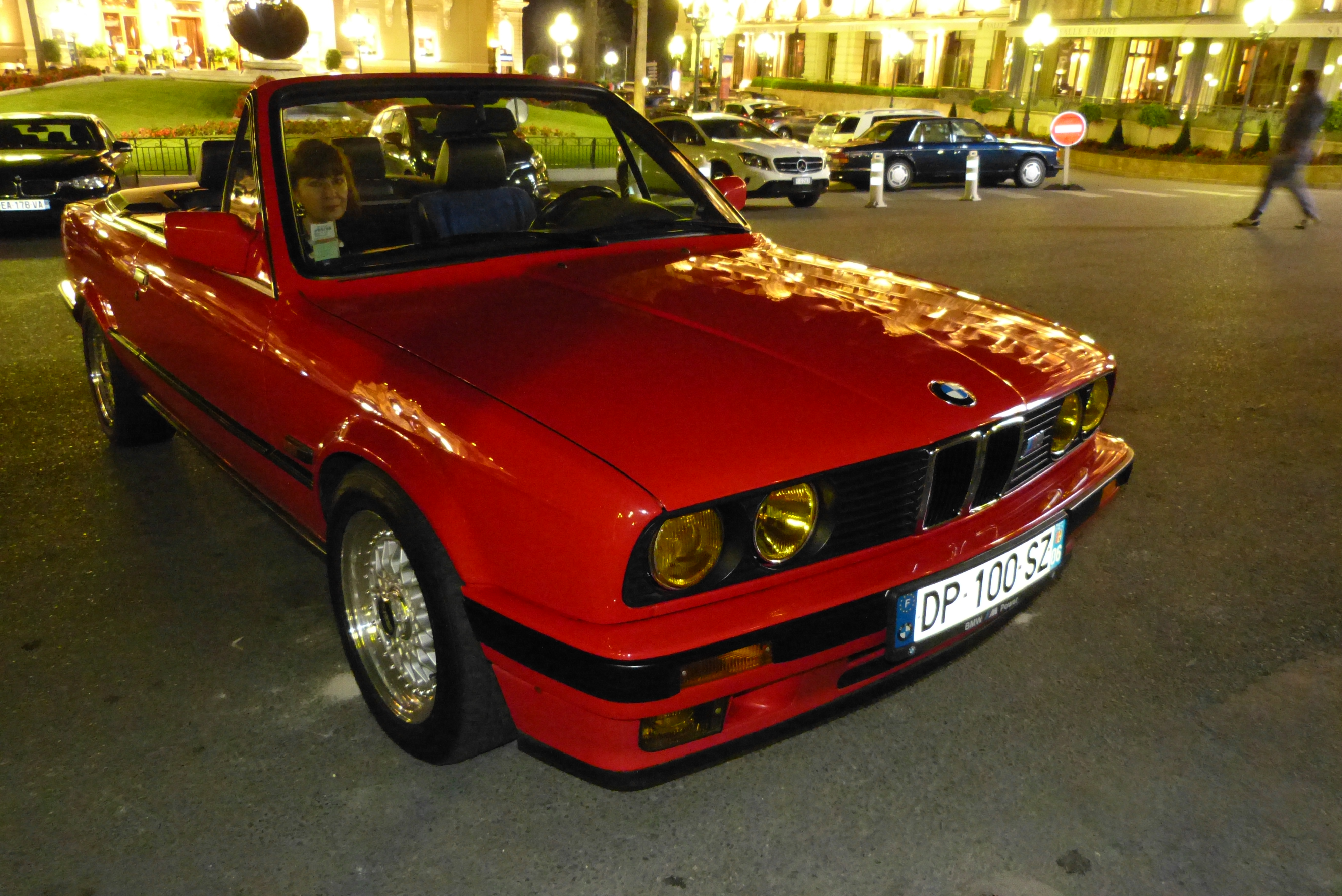 -Après la " Coccinelleà MONTE-CARLO ,la e30 . 551760L1050505