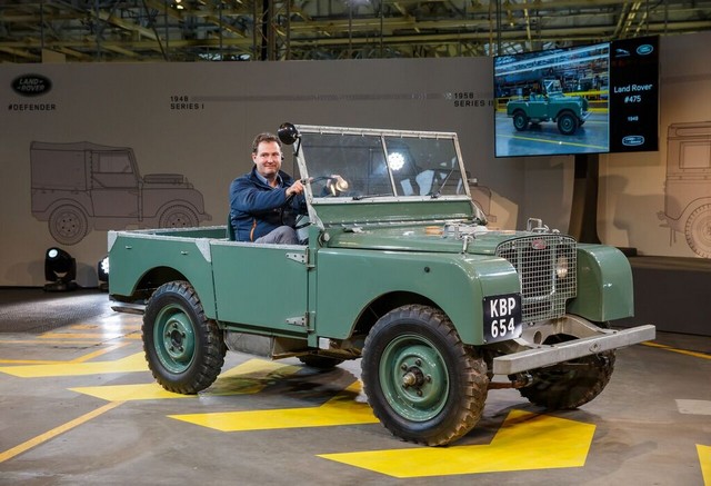 Célébration de la légende : Le dernier Land Rover DEFENDER est construit à Solihull 554647unspecifiedSN59JZZI