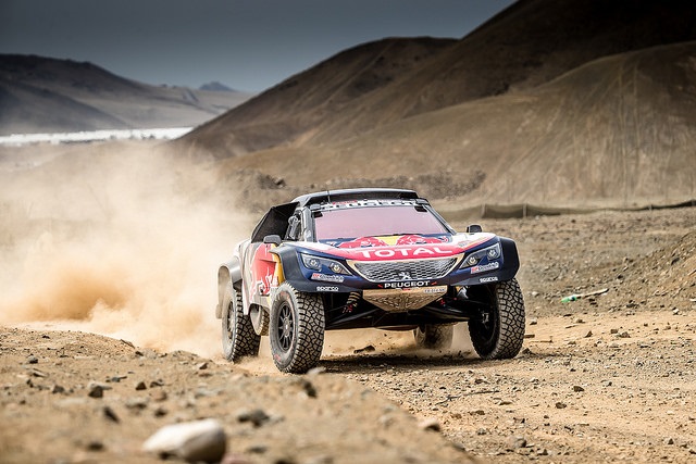 Les Peugeot 3008DKR Maxi Prêtes À Affronter Le Dakar 2018 55493924640206787d965b8024dz