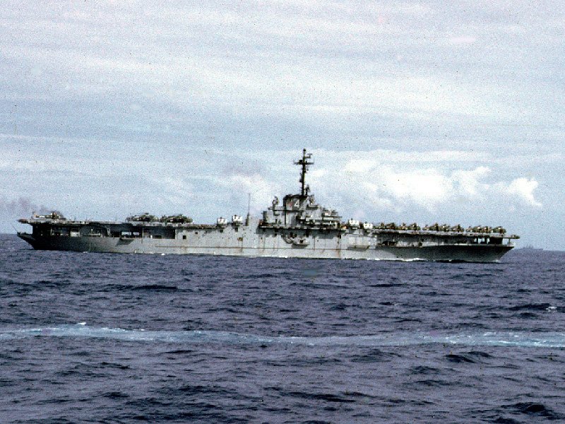 US NAVY PORTE-AVIONS CLASSE ESSEX (3EME PARTIE) 556855USSBoxerLPH41964