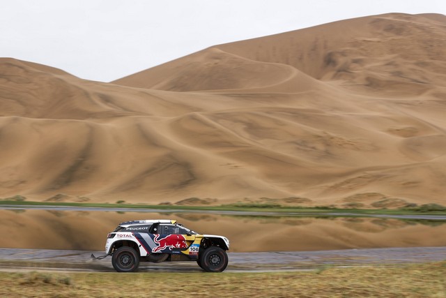 Peugeot Frappe Fort Dans Les Dunes - L'arrivée Du Silk Way Rally Dans Le Viseur  565955P2017072101110News