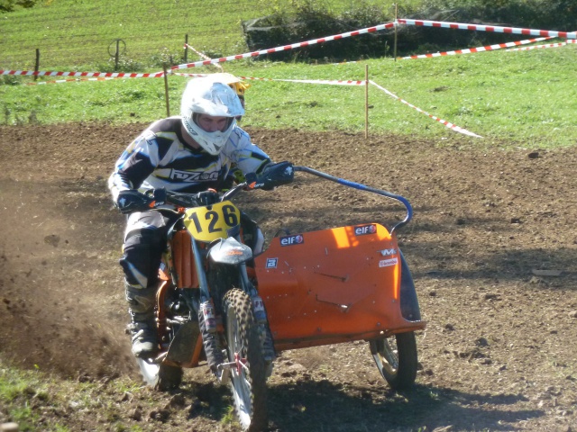 48 heurs Off road à Dommartin : la moto est dans le pré ! 568238P1420194