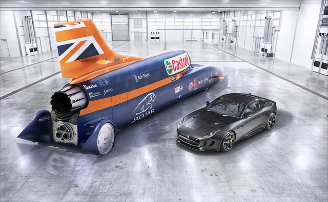 La nouvelle Jaguar F-Type R à transmission intégrale contribue à la tentative de record de Bloodhound SSC 568354FTYPEAWDBLOODHOUNDHIGH