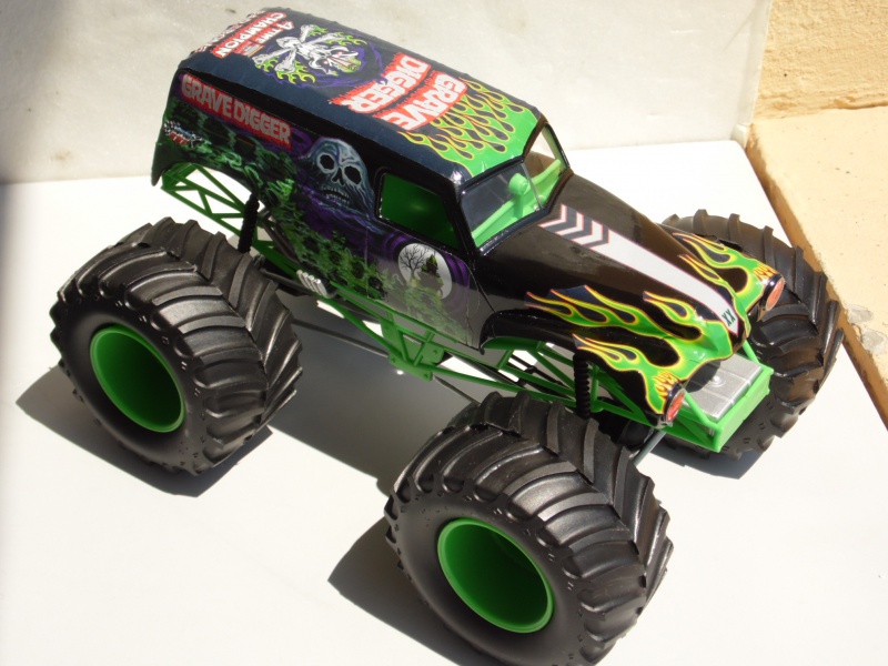 Grave Digger. 569971SAM7194