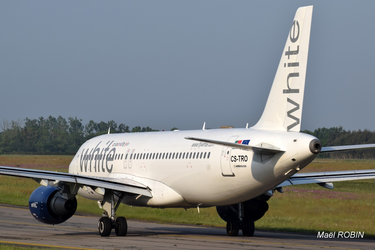 [14/05/2016] Airbus A320 (CS-TRO) White 580266DSC00342