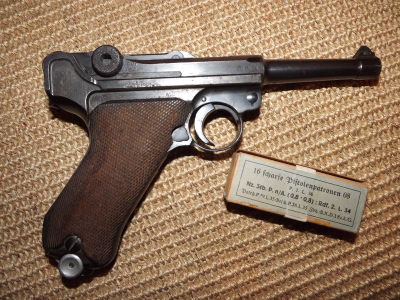 P 08 Mauser, code byf, daté 41, de police. 588402DSCF1919