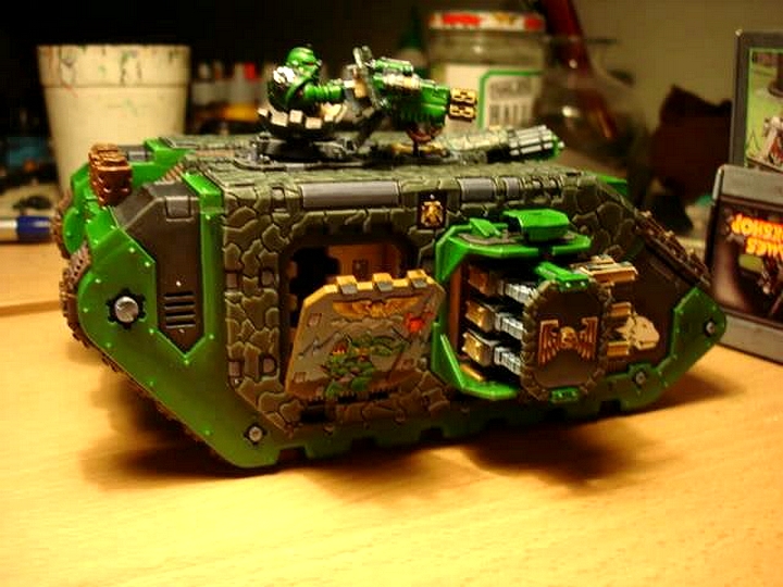 Warhammer 40K (figurines diverses trouvées sur internet! ) - Page 17 595960Landraider3