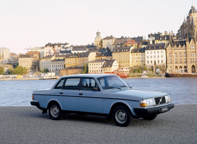 Volvo 240 : une icône suédoise fête ses 40 ans 596074609856