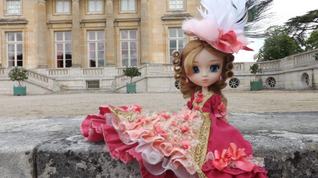 Marie-Antoinette à Versailles bis et Oscar à Paris... 596123DSCF2863