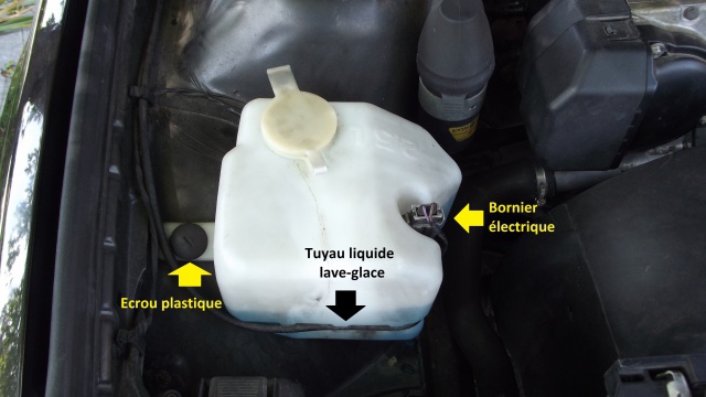 [BMW E36] Réparation du lave-glace et réglage des gicleurs 60312801Laveglacecompartimentmoteur