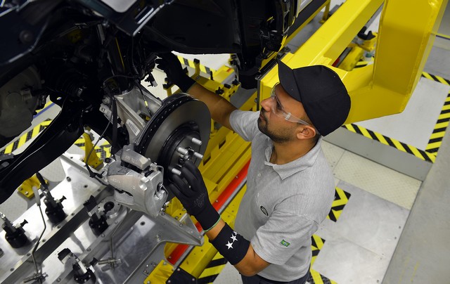 Jaguar Land Rover inaugure son usine au Brésil  606900s3x5958