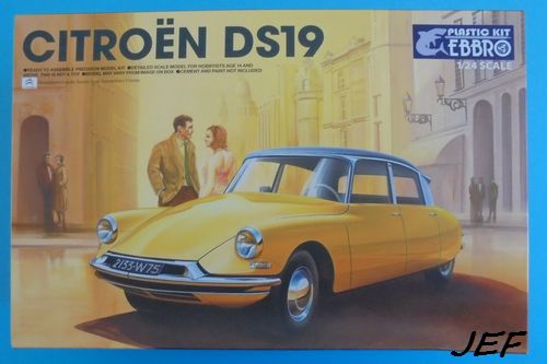 [EBBRO] CITROËN DS 19 1/24ème Réf 25005  613504DS001