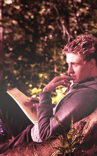 Max Irons  61787225M5