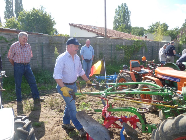 VIARMES 2015 CONCOURS DE LABOUR AUX MOTOCULTEURS - Page 4 617924mimi2