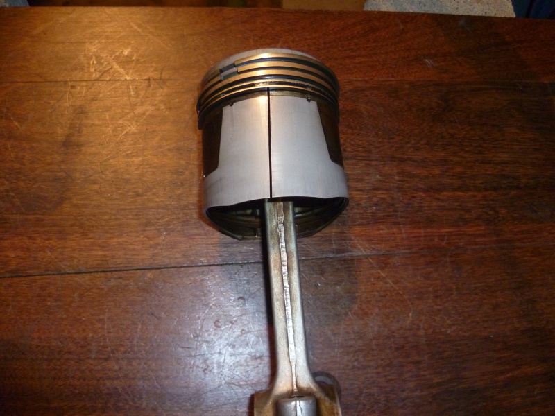 Piston à jupe fendue 618578piston001