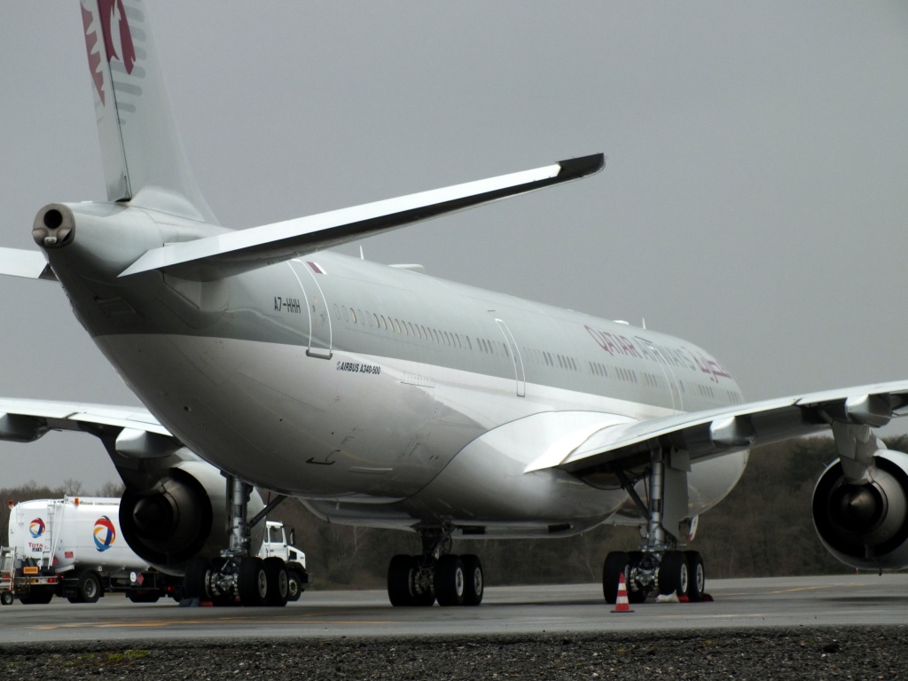 [04/02/2014] Airbus A340-500 (A7-HHH) Qatar Amiri Flight - Page 2 621146Fevriern2009