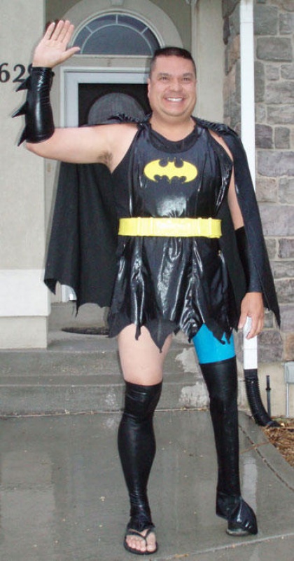 Les costumes du Net en vrac !!! - Page 25 623136worstbatmancostumebatgirl