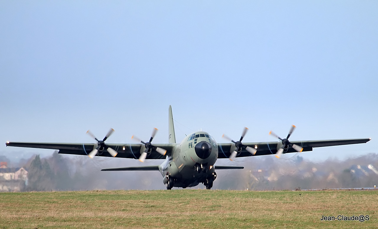 Lockheed C-130E Hercules Tunisia Air Force TS-MTC & Gazelle & Divers le 12.02.14 627335IMG2543filtered