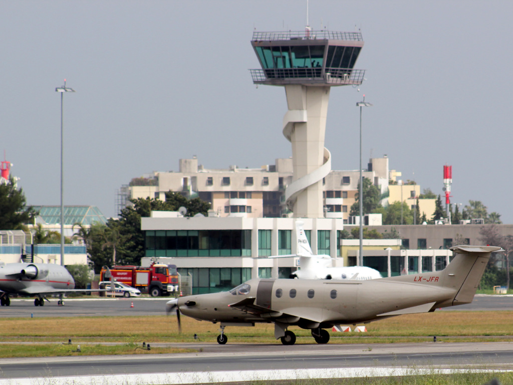 Aéroport de Cannes-Mandelieu [LFMD-CEQ] Mai 2014   629042IMG9095