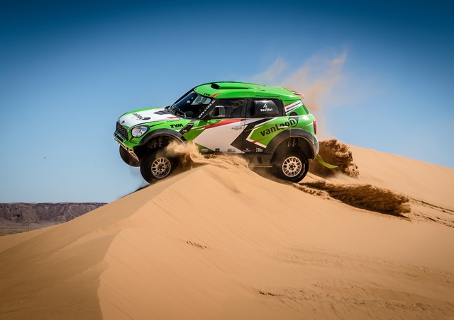 MINI annonce les équipages des MINI ALL4 Racing engagées au Rallye Dakar 2016. 633208P90204088highReserikvanloonndlwo